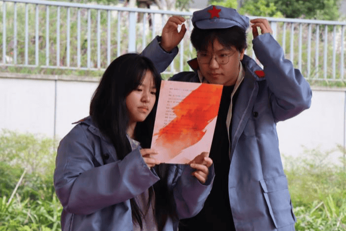 芯文化润青春 推出剧本杀+游园会j9九游会真人游戏第一重庆城科红(图2)